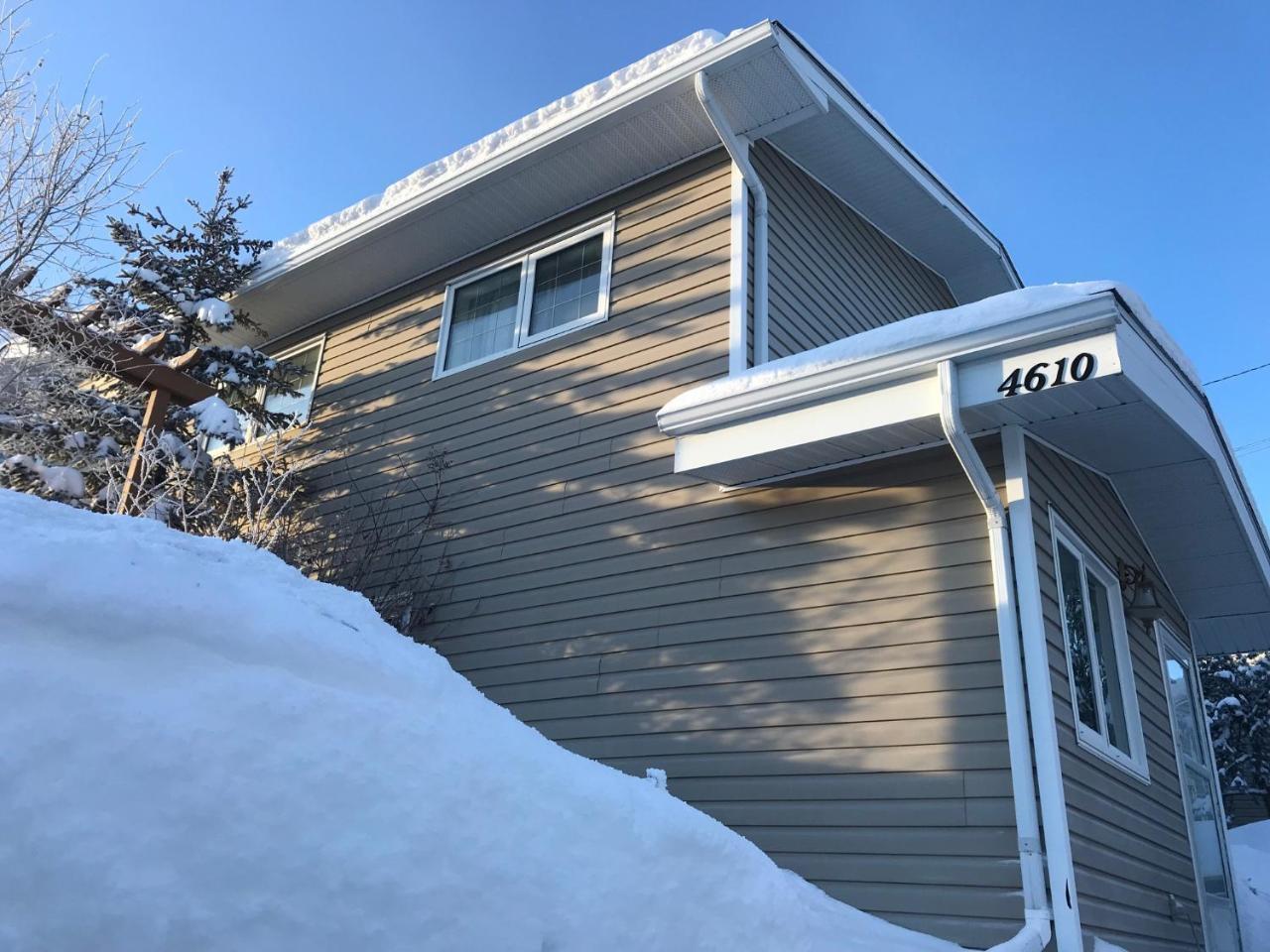 Tiga Bed And Breakfast Yellowknife Buitenkant foto