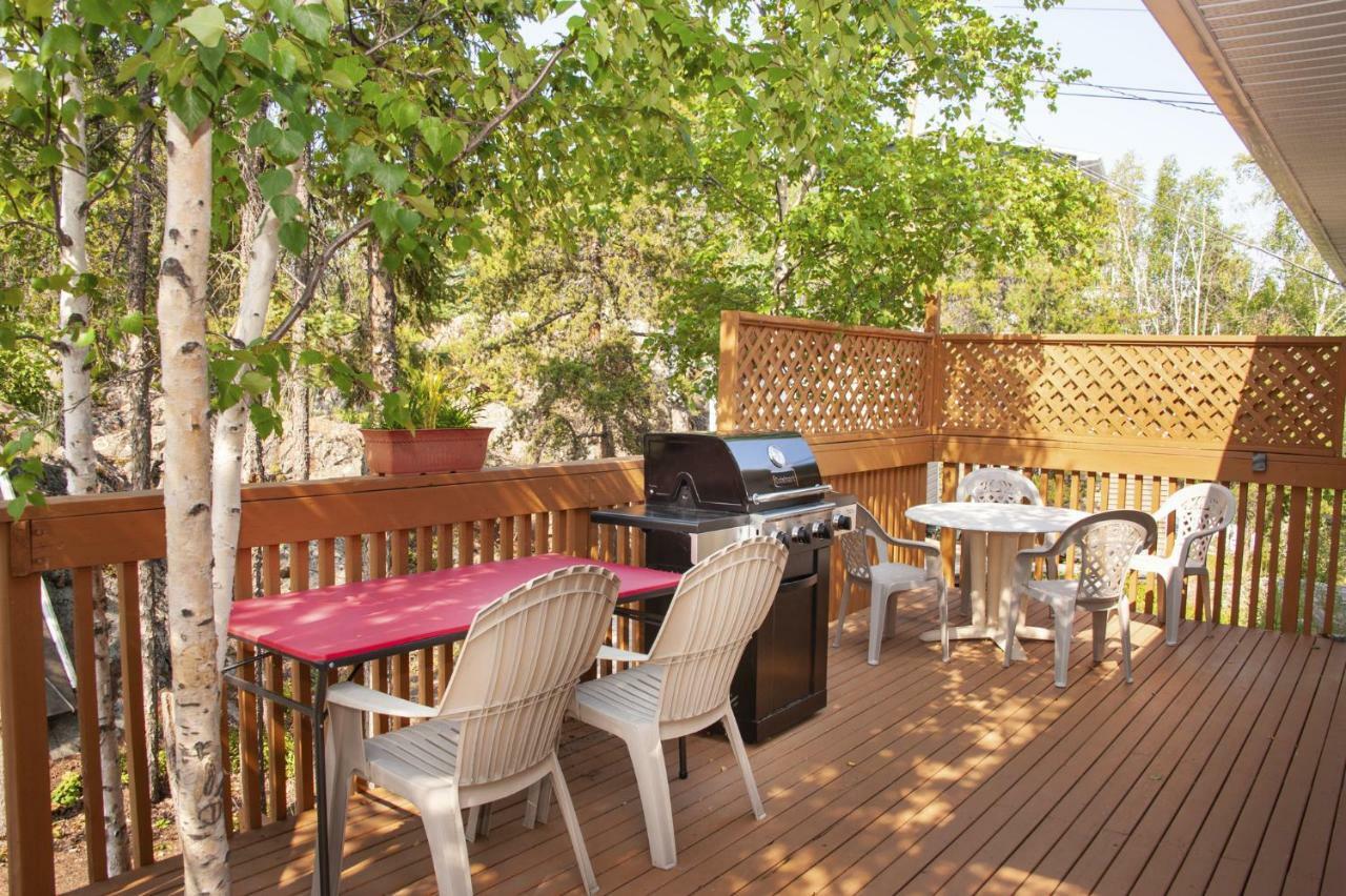 Tiga Bed And Breakfast Yellowknife Buitenkant foto