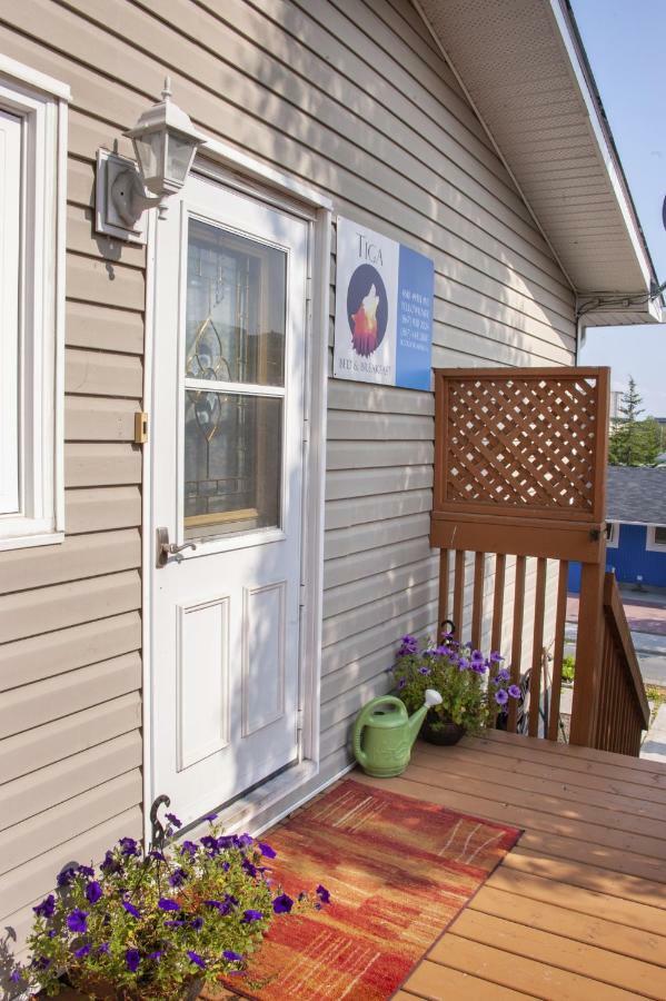 Tiga Bed And Breakfast Yellowknife Buitenkant foto