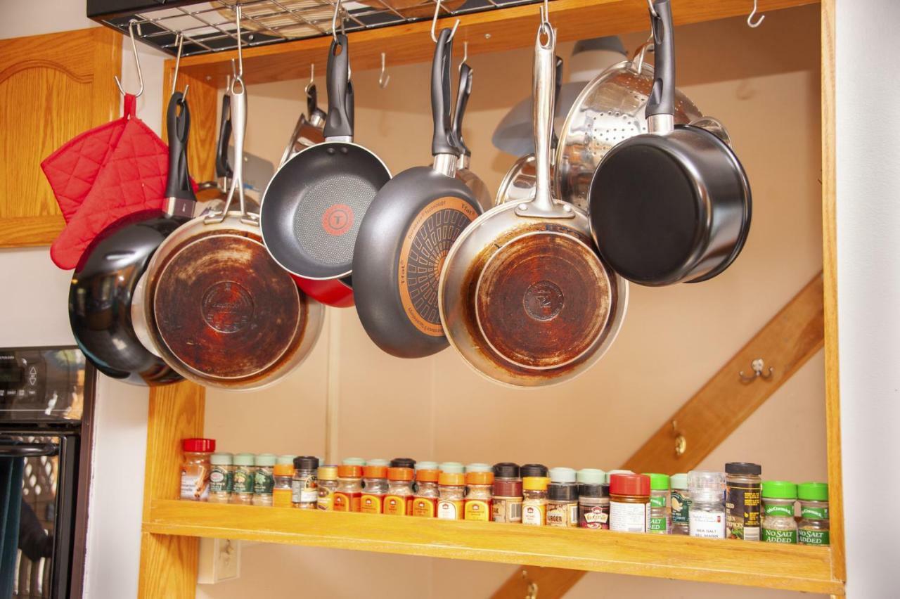 Tiga Bed And Breakfast Yellowknife Buitenkant foto
